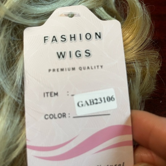 Fashion Wig Blonde Short Puxie NWT GAB2306 - Picture 6 of 6